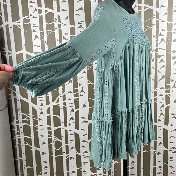 Free People Sage Green Gauze Eyelet Boho Top XS - Picture 2 of 11